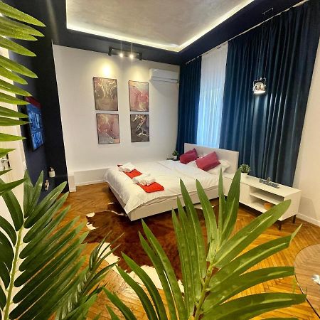 Calea Victoriei Studio By Magic Apartments Bucharest Exterior photo